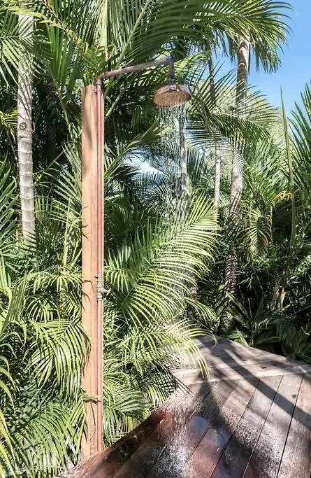 'The Rest' Stunning Noosa Family Beach Cottage