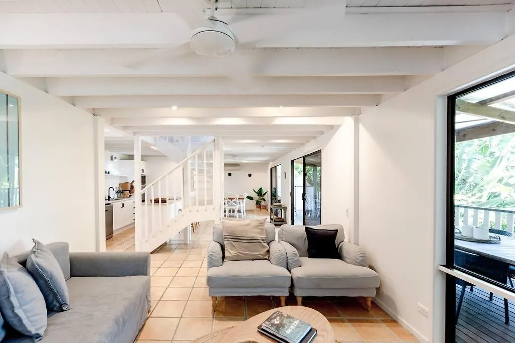 'The Rest' Stunning Noosa Family Beach Cottage