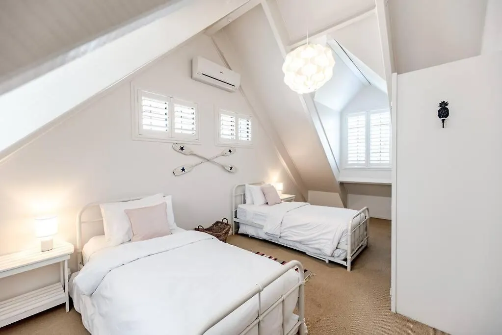 'The Rest' Stunning Noosa Family Beach Cottage 오스트레일리아