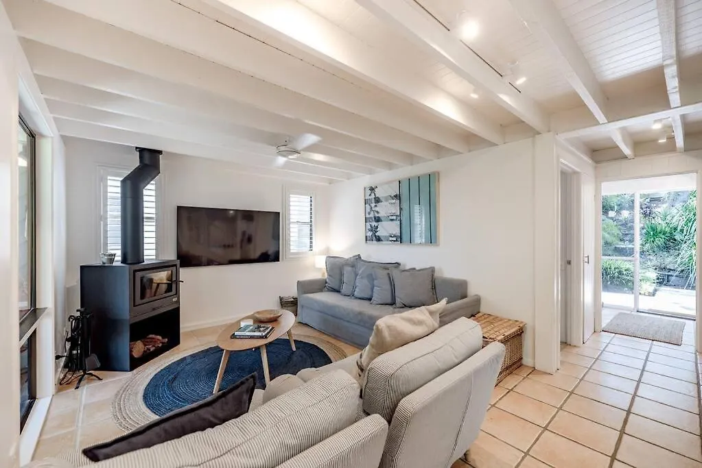 'The Rest' Stunning Noosa Family Beach Cottage 0*, Noosa Heads