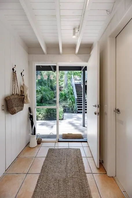 'The Rest' Stunning Noosa Family Beach Cottage 0*, Noosa Heads