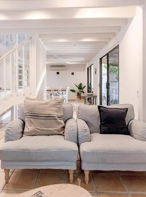 'The Rest' Stunning Noosa Family Beach Cottage 0*, Noosa Heads