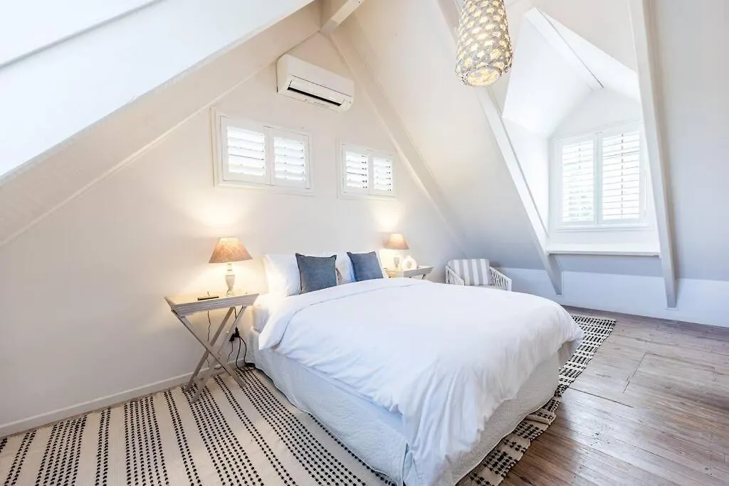 Hébergement de vacances 'The Rest' Stunning Noosa Family Beach Cottage