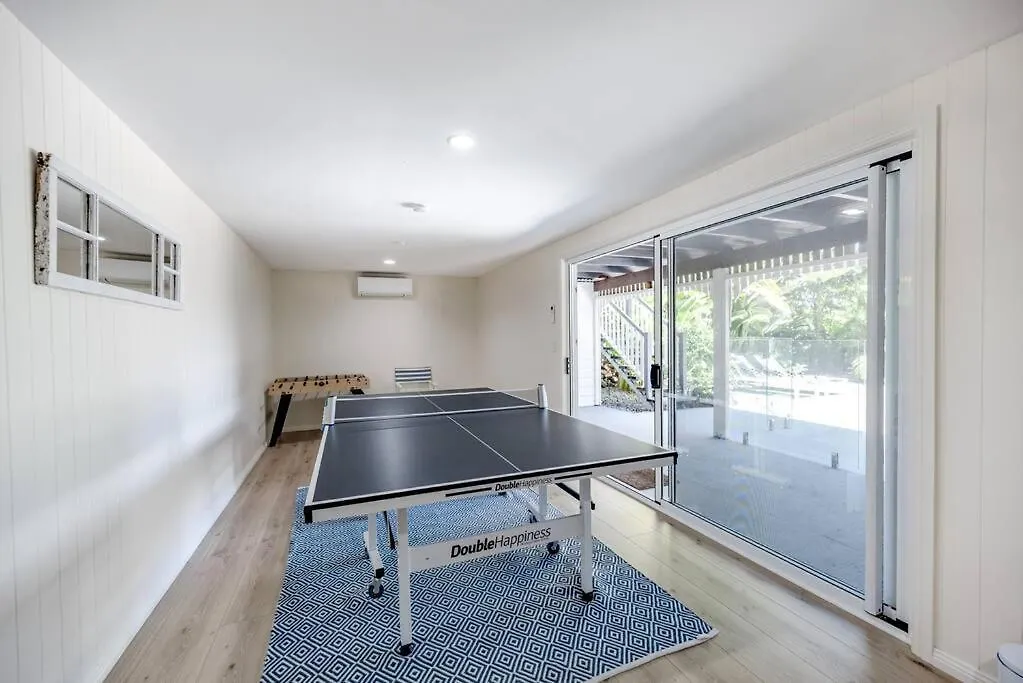 'The Rest' Stunning Noosa Family Beach Cottage