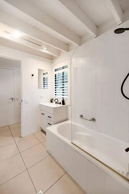 'The Rest' Stunning Noosa Family Beach Cottage 0*, Noosa Heads Australie