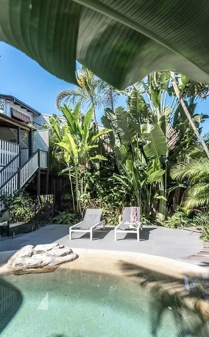 'The Rest' Stunning Noosa Family Beach Cottage Australia