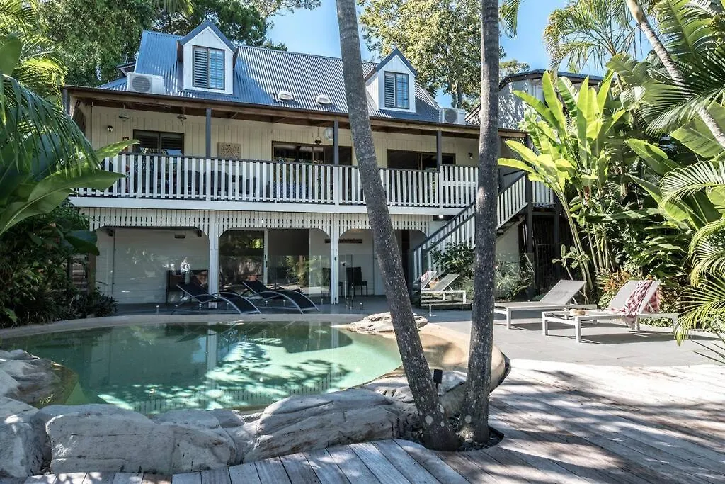 \'The Rest\' Stunning Noosa Family Beach Cottage contacts